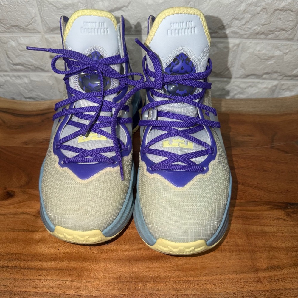 Nike LeBron‎ 19 Easter GS Size 7Y DD0418-412 Aura Purple Blue Basketball